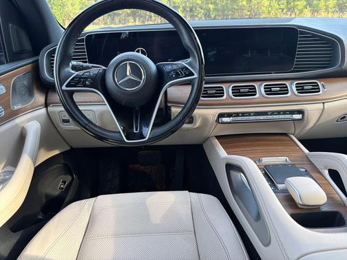 Black 2024 Mercedes-Benz GLE 450 4MATIC