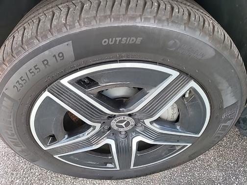 2025 Mercedes-Benz GLC 300 