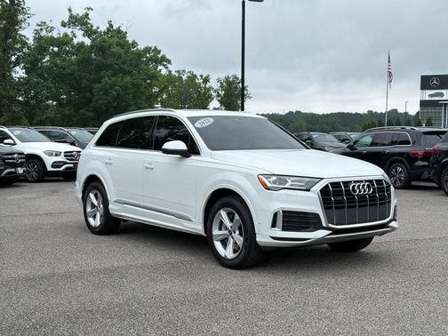 Carrara White 2022 Audi Q7 45 Premium