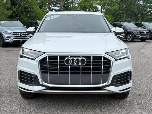 Carrara White 2022 Audi Q7 45 Premium
