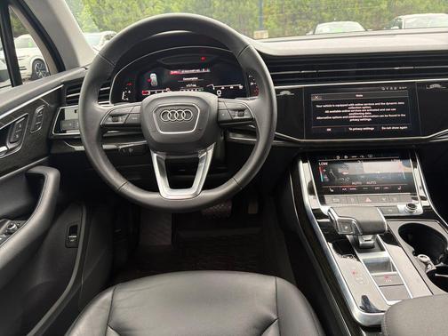 Carrara White 2022 Audi Q7 45 Premium