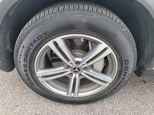 2022 Mercedes-Benz GLC 300 