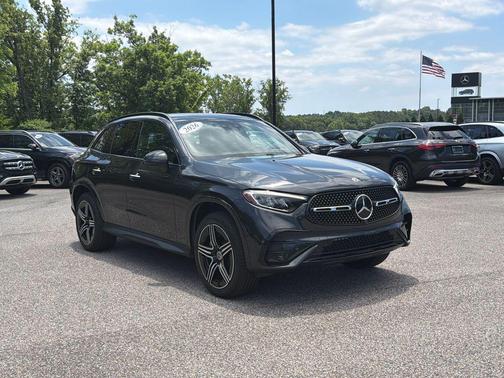 Graphite Grey Metallic 2026 Mercedes-Benz GLC 300