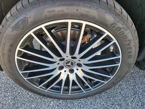 2023 Mercedes-Benz GLC 300 