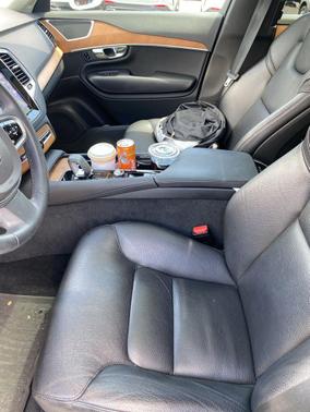 Crystal White Metallic 2023 Volvo XC90 B5 Plus
