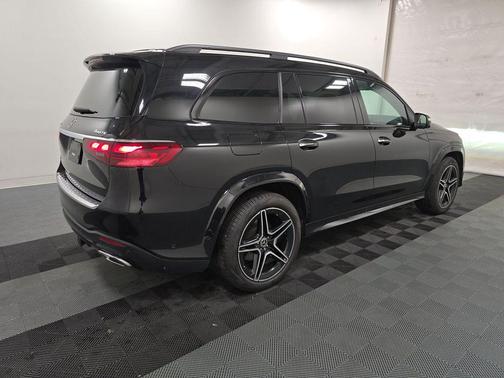 Obsidian Black Metallic 2025 Mercedes-Benz GLS 450 4MATIC