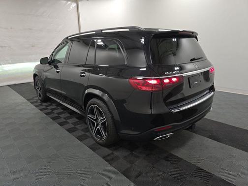 Obsidian Black Metallic 2025 Mercedes-Benz GLS 450 4MATIC