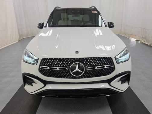 MANUFAKTUR Moonlight White Metallic 2025 Mercedes-Benz GLE 450