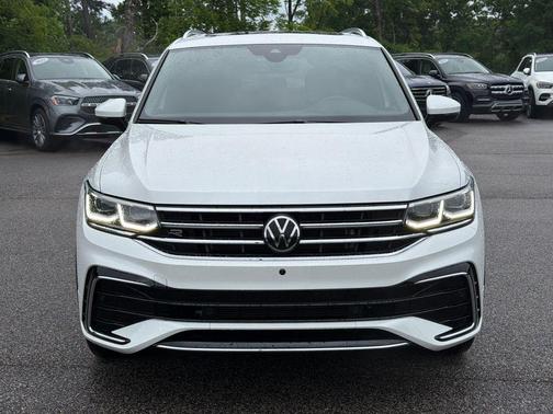 Oryx White Pearl 2022 Volkswagen Tiguan 2.0T SEL R-Line 4MOTION
