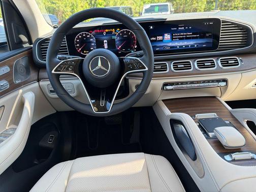 Polar White 2026 Mercedes-Benz GLS 450 4MATIC