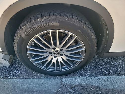 2025 Mercedes-Benz GLC 300 