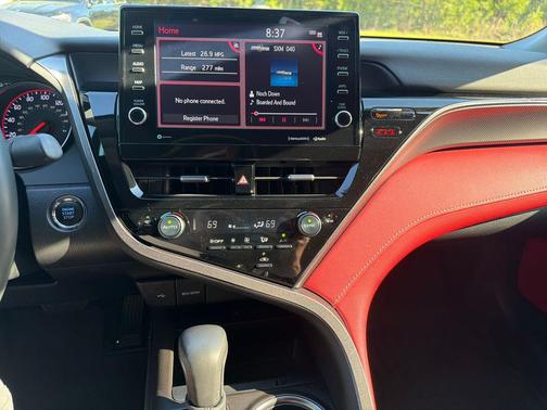 Wind Chill Pearl/Midnight Black Metallic 2023 Toyota Camry XSE
