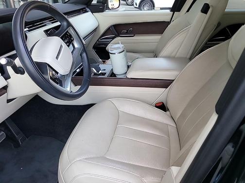 Santorini Black Metallic 2024 Land Rover Range Rover P400 SE
