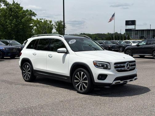 Polar White 2023 Mercedes-Benz GLB 250