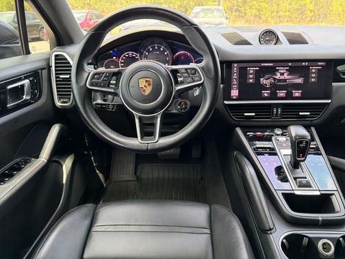 Dolomite Silver Metallic 2021 Porsche Cayenne Cayenne