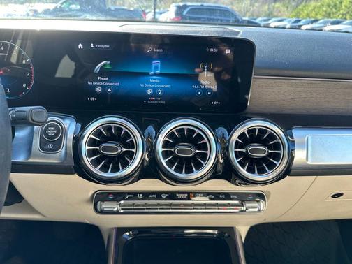 Polar White 2023 Mercedes-Benz GLB 250 Base