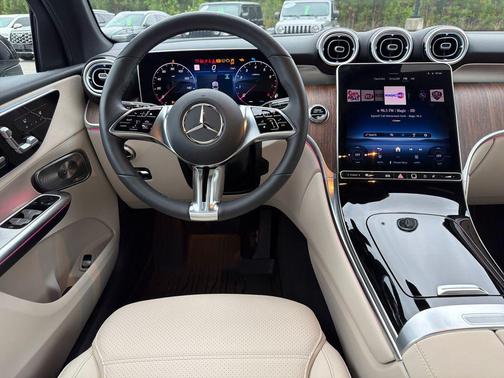 Graphite Grey Metallic 2026 Mercedes-Benz GLC 300 4MATIC