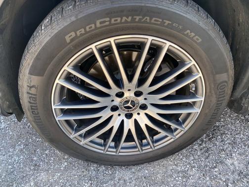 2023 Mercedes-Benz GLC 300 