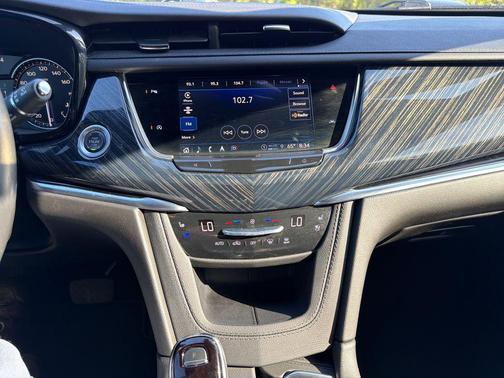 Crystal White Tricoat 2024 Cadillac XT6 Premium Luxury FWD
