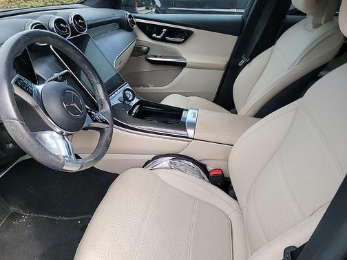 Graphite Grey Metallic 2023 Mercedes-Benz GLC 300