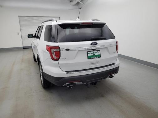 Oxford White 2018 Ford Explorer XLT
