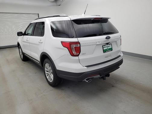 Oxford White 2018 Ford Explorer XLT