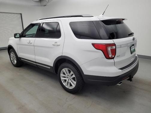 Oxford White 2018 Ford Explorer XLT