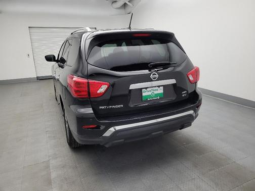 2018 Nissan Pathfinder SV