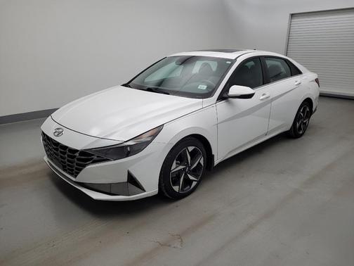 Quartz White 2022 Hyundai ELANTRA SEL