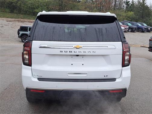 2023 Chevrolet Suburban LT