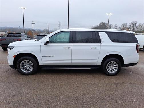 2023 Chevrolet Suburban LT