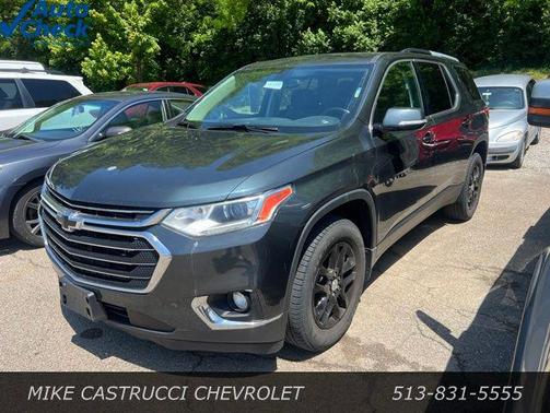 Graphite Metallic 2018 Chevrolet Traverse LT Cloth