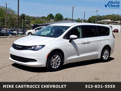 2023 Chrysler Voyager LX