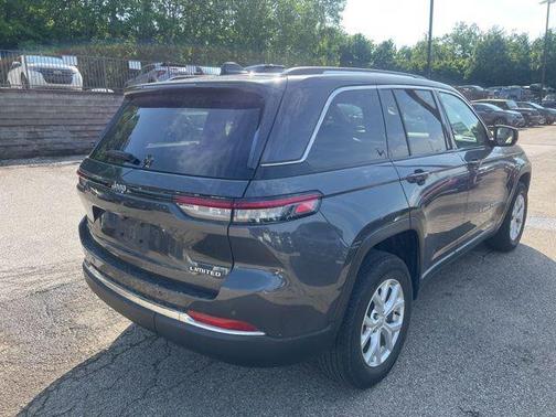 Baltic Gray Metallic Clearcoat 2023 Jeep Grand Cherokee Limited