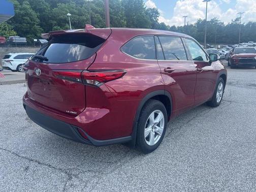 2021 Toyota Highlander LE