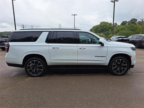 2024 Chevrolet Suburban RST
