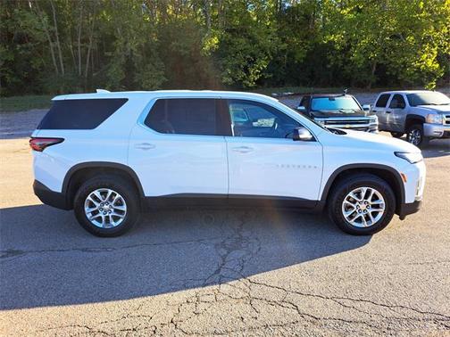 2023 Chevrolet Traverse LS