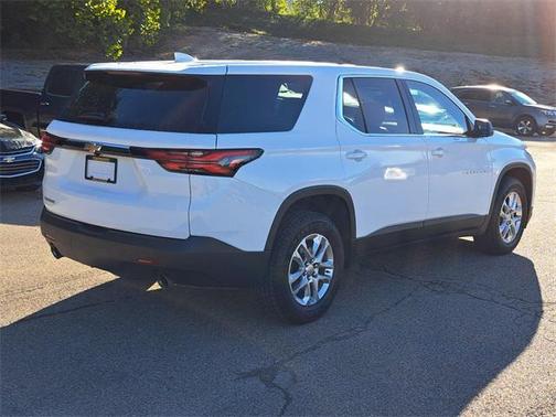 2023 Chevrolet Traverse LS