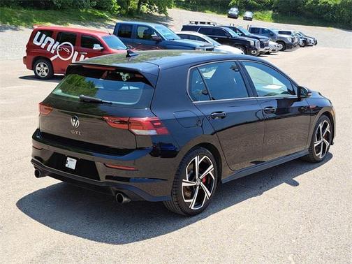 2024 Volkswagen Golf GTI 2.0T SE DSG