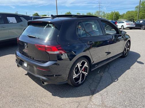 2024 Volkswagen Golf GTI 2.0T SE DSG