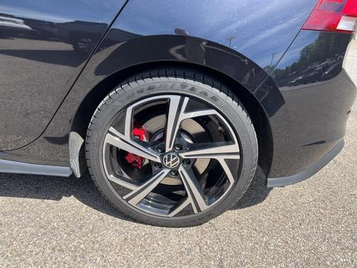 2024 Volkswagen Golf GTI 2.0T SE DSG