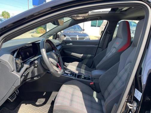 2024 Volkswagen Golf GTI 2.0T SE DSG