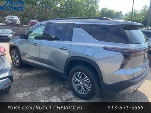 Sterling Gray Metallic 2026 Chevrolet Traverse LT