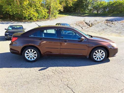 2013 Chrysler 200 Touring