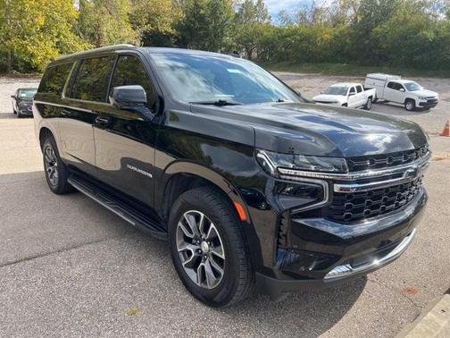 2022 Chevrolet Suburban LS
