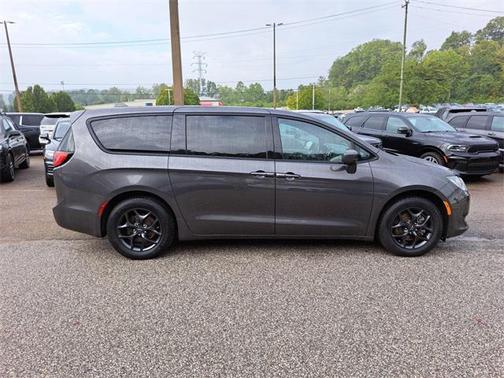 2020 Chrysler Pacifica Touring