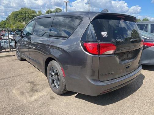2020 Chrysler Pacifica Touring