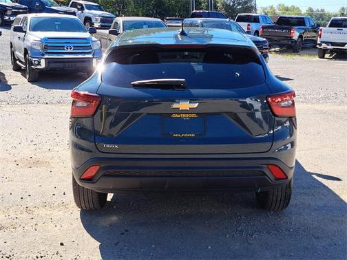 2025 Chevrolet Trax LS