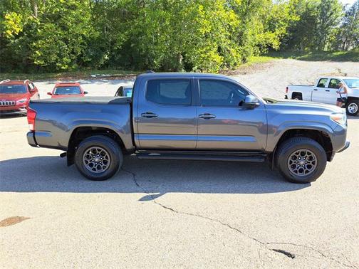 2016 Toyota Tacoma SR