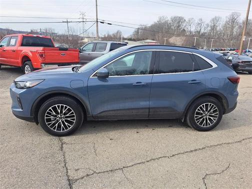 2025 Ford Escape PHEV SE